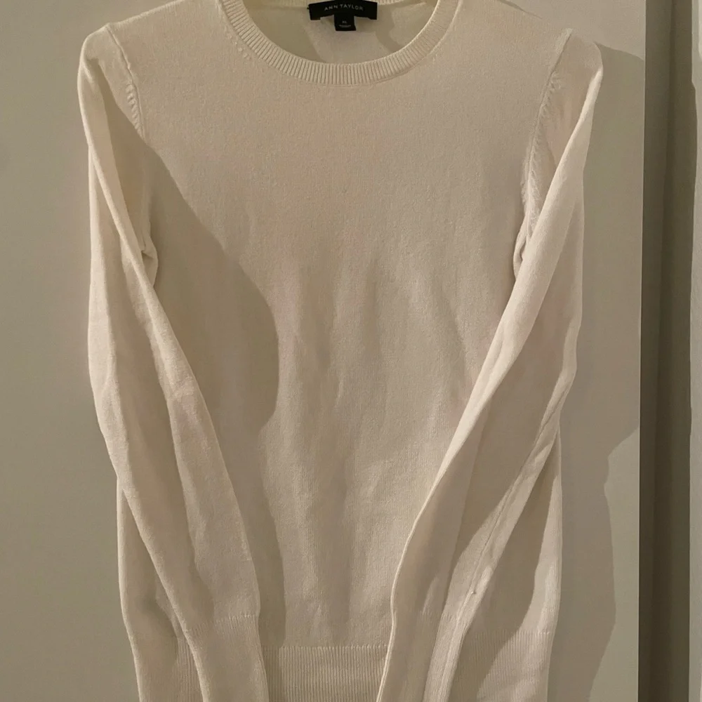 Ann Taylor Crew Neck Sweater Ivory/White Long Sleeve Lightweight